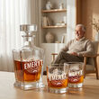 Zestaw Karafka 850ml + 2 Szklanki do Whisky Grawer Prezent na Emeryturę - 3