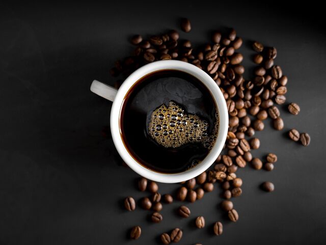 Jak usunąć osad z kawy i herbaty z kubków - domowe sposoby